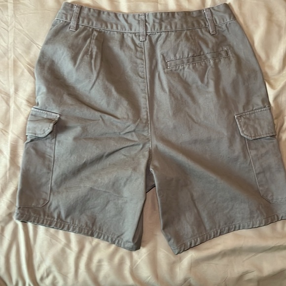 Dark green TopMan Cargo Shorts - Picture 4 of 5